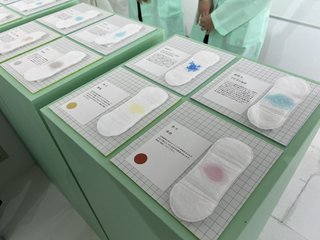 「おりもの」のすっぱいニオイは大丈夫？日本初のおりもの展覧会で知って