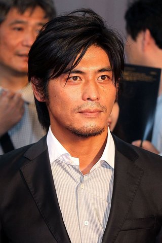 坂口憲二さん、個人事務所設立で本格復帰へ