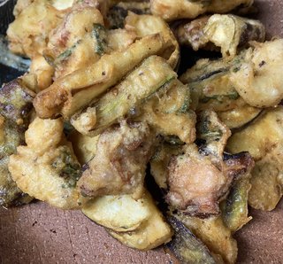 タコと夏野菜のゴロゴロ揚げ、だとさ。