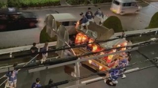 だんじりがガードレールに衝突　52歳男性が挟まれ死亡【大阪府】