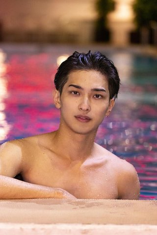 前髪上げてもイケメン