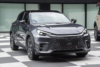 新車300万円台で買えるレクサス