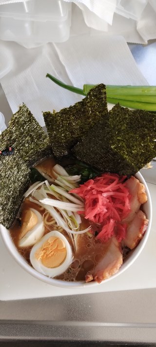 今から家系ラーメン作るぜええええええ！！！！うぉおおお