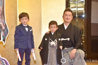 中村獅童　次男の小川夏幹くんの両手小指の欠損を公表「1つの個性」　初お目見得