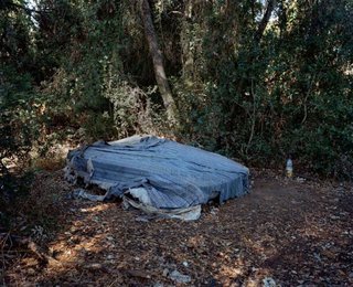 トー横広場に布団を持ち込むカップル