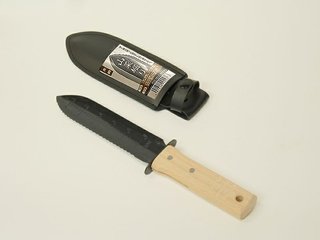 クマに襲われた消防士、下敷きになった状態からナイフで反撃 クマを蹴り石投げながら下山