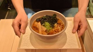 このご時世なのに、無料でいいの？　ドーミーインが「夜鳴きそば」を今も提供し続ける”深い理由”