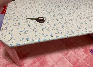 使ってないテーブルのクロス張りをした！