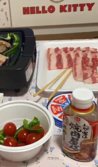 地元でも有名な予約のなかなか取れない牛肉専門の焼肉屋さんに来た