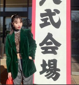 ほとんど裸じゃん！成人式コーデ