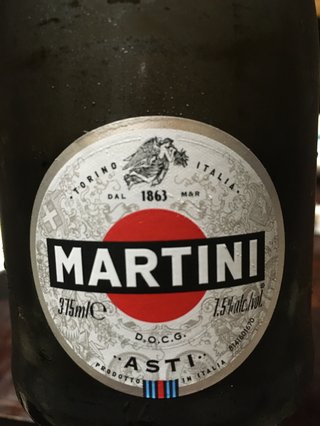 今お酒飲んでる人～