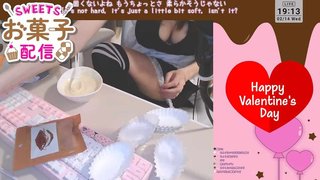 「メンタル化け物」まふまふと“泥沼離婚”騒動のみけねこ、バレンタインにメイド服で生配信“強心臓”