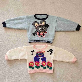 30年前祖母が編んでくれたセーターを、自分の子どもに着せてみたら…　エモさ爆発の光景に