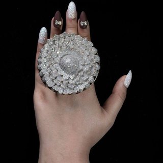 ギネスのダイヤの指輪ってメリケンサックみたいじゃね？