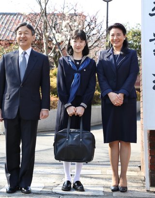 卒業式はパールのネックレスなの？