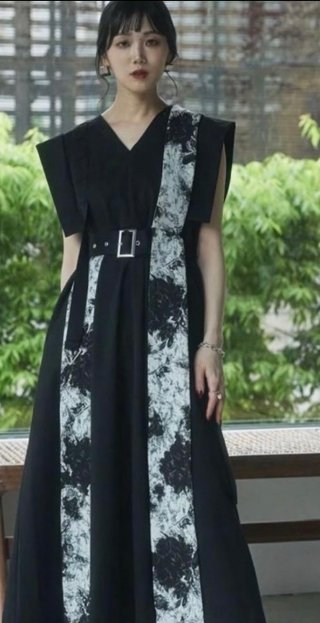 これって肩幅広い人はNGな服？