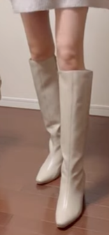 私の脚は美脚ですか？