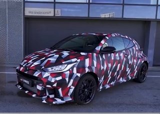 車のボディカラーって何でカラフルなの作らないんだろ？