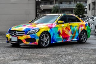 車のボディカラーって何でカラフルなの作らないんだろ？