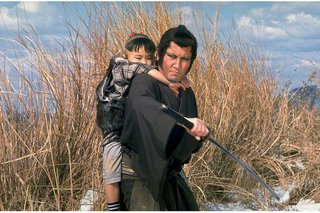 あんたらもベビーカーでなく こうやっておんぶして育てろ