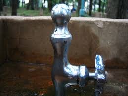 公園の蛇口に肛門こすりつけた男を器物損壊容疑で逮捕　「性的欲求満たすため」犯行の動画や写真