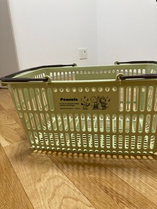 スーパーのオリジナルのかご