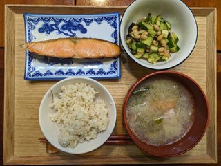 こういう質素な食事が好きな人