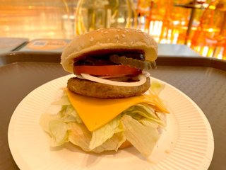 韓国No.1バーガーチェーン「マムズタッチ」が日本上陸