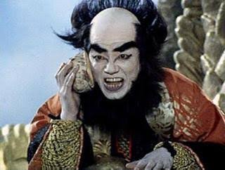 サリーちゃんのパパみたいな髪型