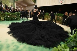 【ファッション】「メット・ガラ」開催 今年のドレスコードは「時間の庭」