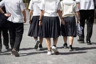 修学旅行の貸切バスがドライバー不足で手配できず…1週間前に予定変更、旅行代理店が謝罪