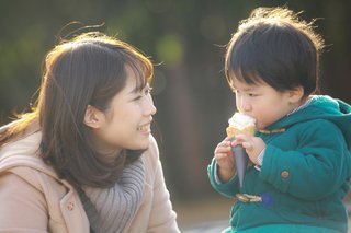 食べる前のソフトクリームを落としてしまった息子。交換を依頼すると「新しいものを買ってください」