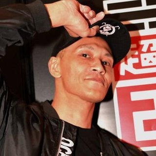 動画配信者の男性の遺体をスーツケースに入れて多摩川に遺棄容疑　元交際相手の親族ら5人逮捕