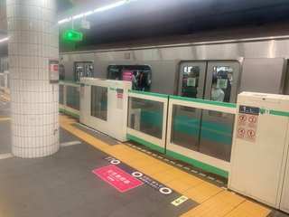 女性専用車って夜は男も乗るの？