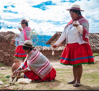 10万のスカート買うか迷ってる