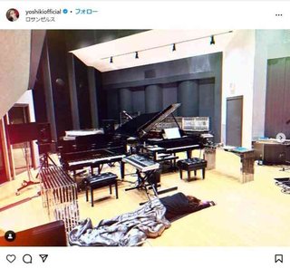 YOSHIKI、ピアノの前で倒れ込む「また入院してしまうような」ハードな働き方に心配の声