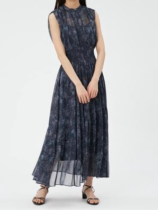 この服は肩幅広くても大丈夫？