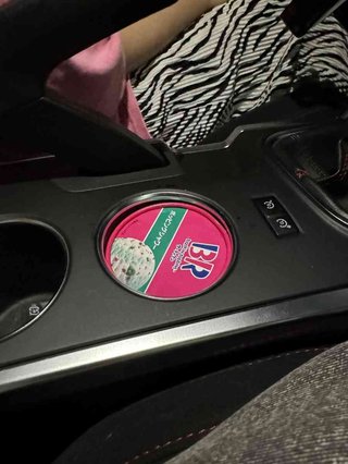 「え、終わったんだけど」　ドライブ中にカップアイス購入→“まさかの絶望的状況”が595万表示