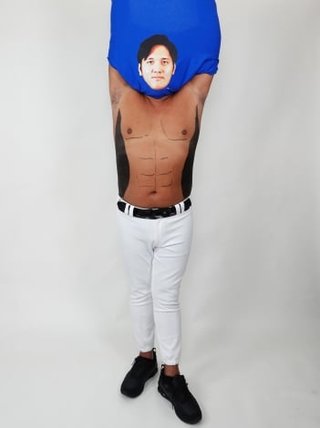 ロバート秋山、大谷翔平&山本由伸の体モノマネTシャツを発表「クレームは受け付けます」