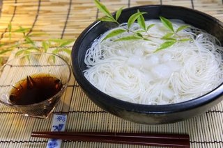 「そうめんを氷水に入れて食べる人いる？」この問いかけに、ネットで賛同と驚きが広がる
