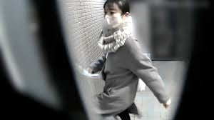 玄関ドア蹴り上げ「早くしね!」暴言連発の女…子どもしつけ巡り通報され犯人捜しか「子ども殺す」脅迫