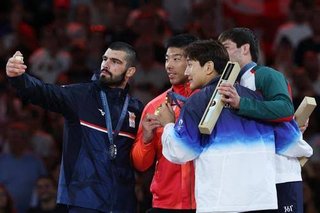 【柔道】五輪連覇の永瀬､一歩引いて韓国銅メダリスト前に｢譲ってあげた｣表彰台撮影が話題