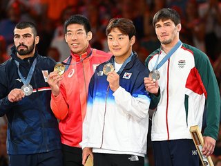 【柔道】五輪連覇の永瀬､一歩引いて韓国銅メダリスト前に｢譲ってあげた｣表彰台撮影が話題