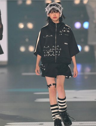 カジサックの娘　芸能事務所所属