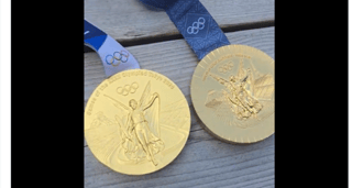 五輪連覇の選手が2枚の金メダルを比較　6日で色がくすんだパリ五輪のメダル