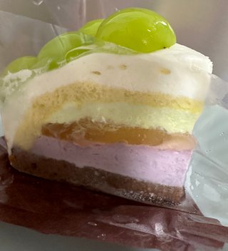 シャトレーゼのシャインマスカットケーキ