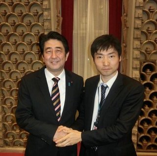 朝日新聞が自民党に媚びて世論調査の数字を改ざんか。