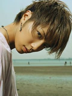 成宮寛貴が本名の「平宮博重」で8年ぶりに俳優業再開、現在配信ドラマを撮影中