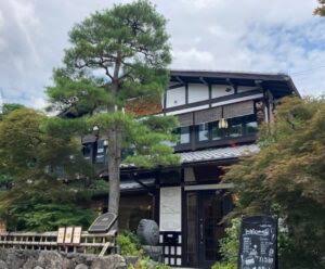 【京都】人気観光地のカフェ､無許可でシャトレーゼのケーキを提供疑惑 中国人オーナーが運営か