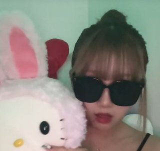 辻希美の１６歳長女が顔出しＴｉｋＴｏｋデビュー　赤リップ、茶髪、デコネイル